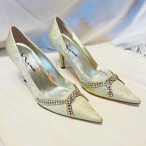 Women’s 9.5 Nina vintage high heeled shoes